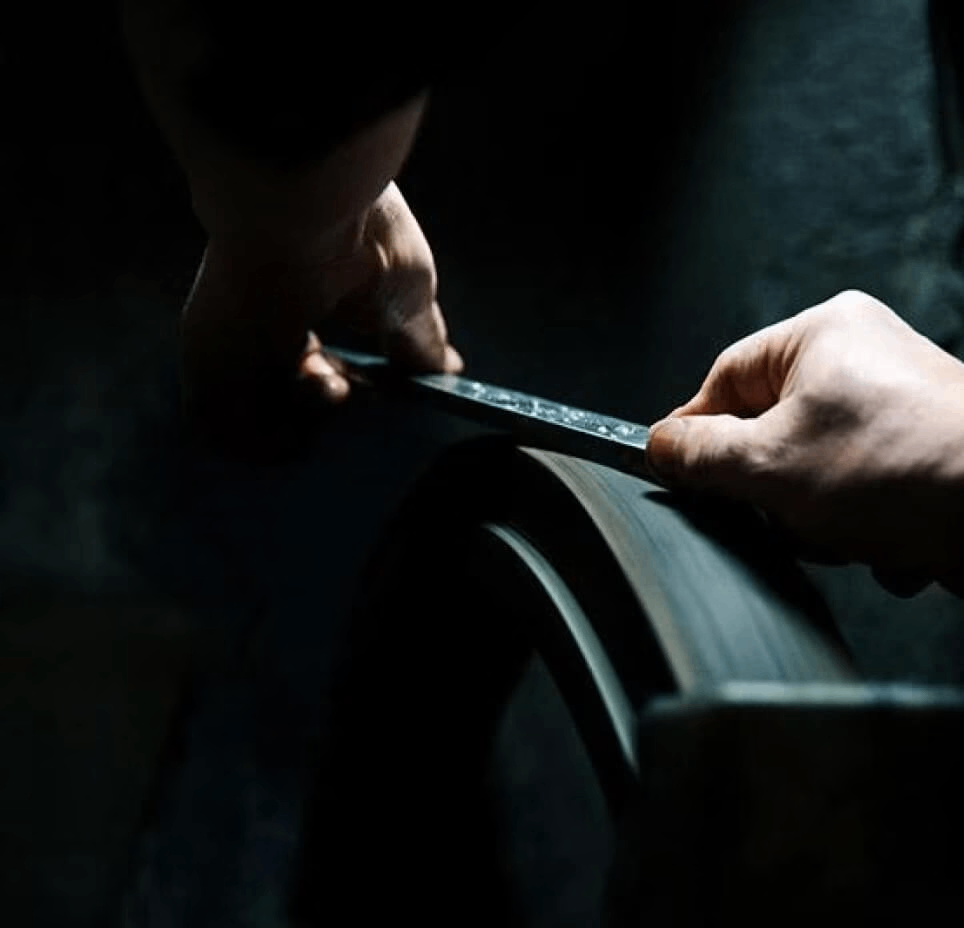Some knives are sharp, but this comes at the cost of being brittle, easily breaking, and prone to oxidation.